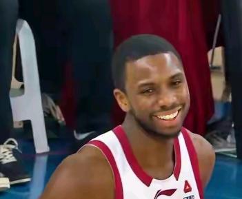 山西为什么输给上海？杨鸣点出输球根源在本次联赛杯的决赛中，上海久事迎战山西汾