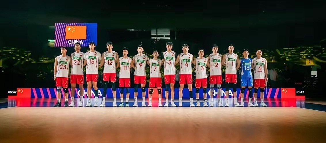 亚运会中国男排3-0横扫菲律宾，球员评分彭世坤85分，发扣拦好王滨85分，受伤离