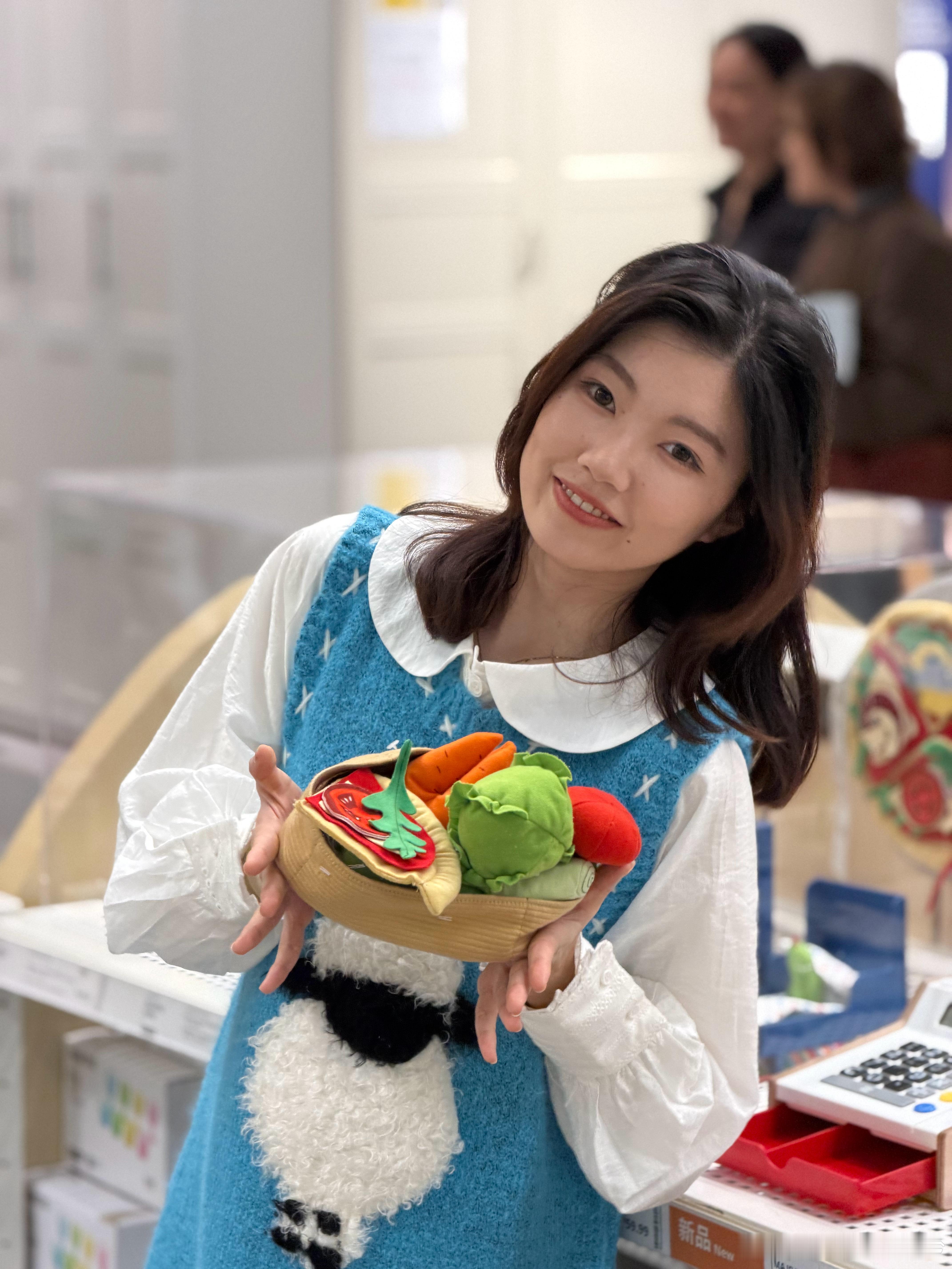 华为Pura80Ultra长焦人像对比iPhone17ProMax[思