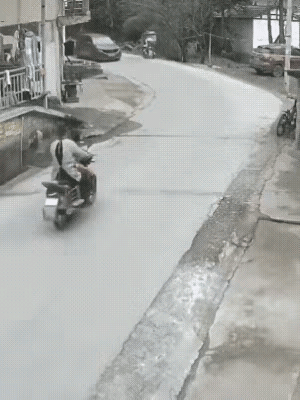 过弯道都不减速[捂脸哭]这个责任怎么判？交通事故