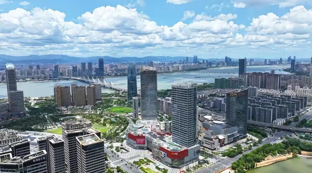 抢抓新产业风口，南昌正在实现弯道超车在中部城市竞争的赛道上，不少人还在用旧
