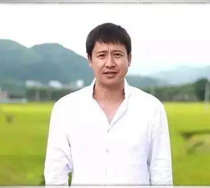 演员张国强力推家乡佳木斯大米近日，演员张国强回到黑龙江佳木斯