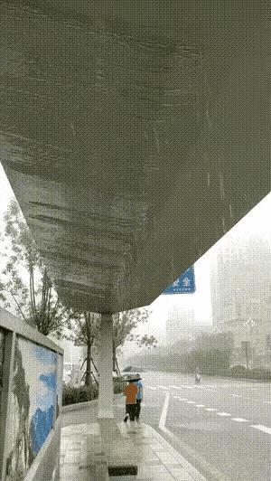 没有十年脑血栓，设计师设计不出来这种站台​​​