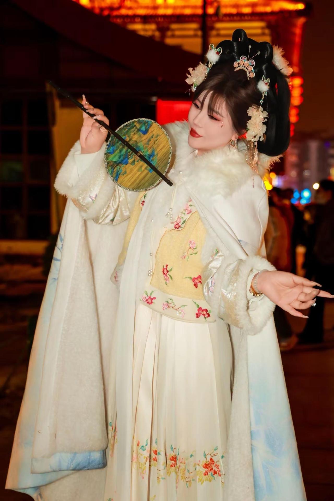 汉服的美永不过时！