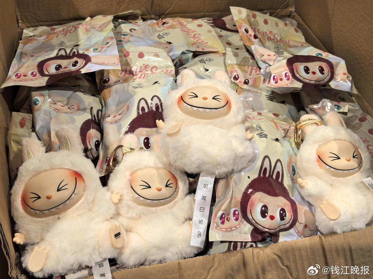 宁波海关重拳出击！118万件山寨LABUBU玩具被截获，泡泡玛特正版攻略速看