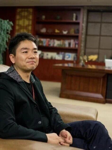 刘强东称想尽一切办法保兄弟们饭碗大环境不好的当下，能说出尽力稳住大家岗位这句话，
