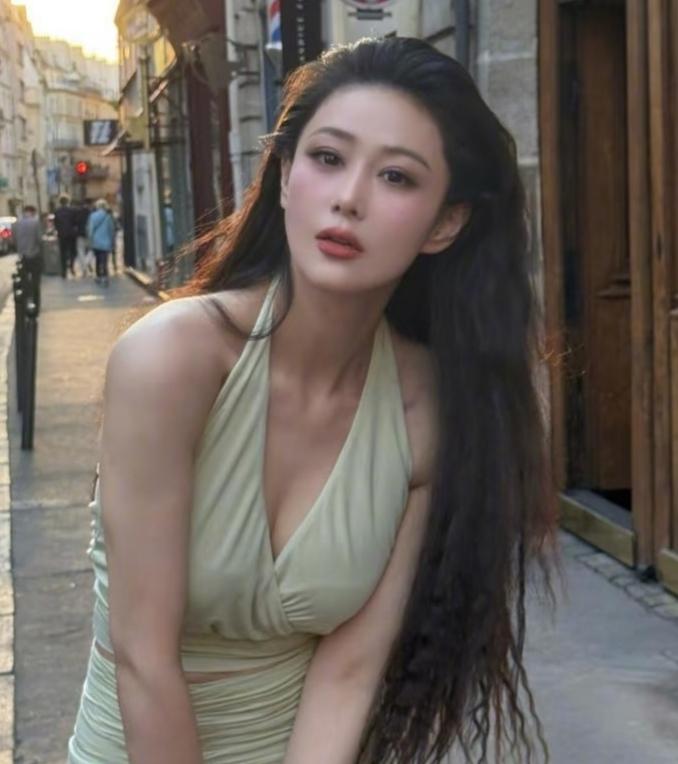 张馨予为什么会看上何捷？原因很简单，不是因为他出身好，也不是因为他长得帅，而