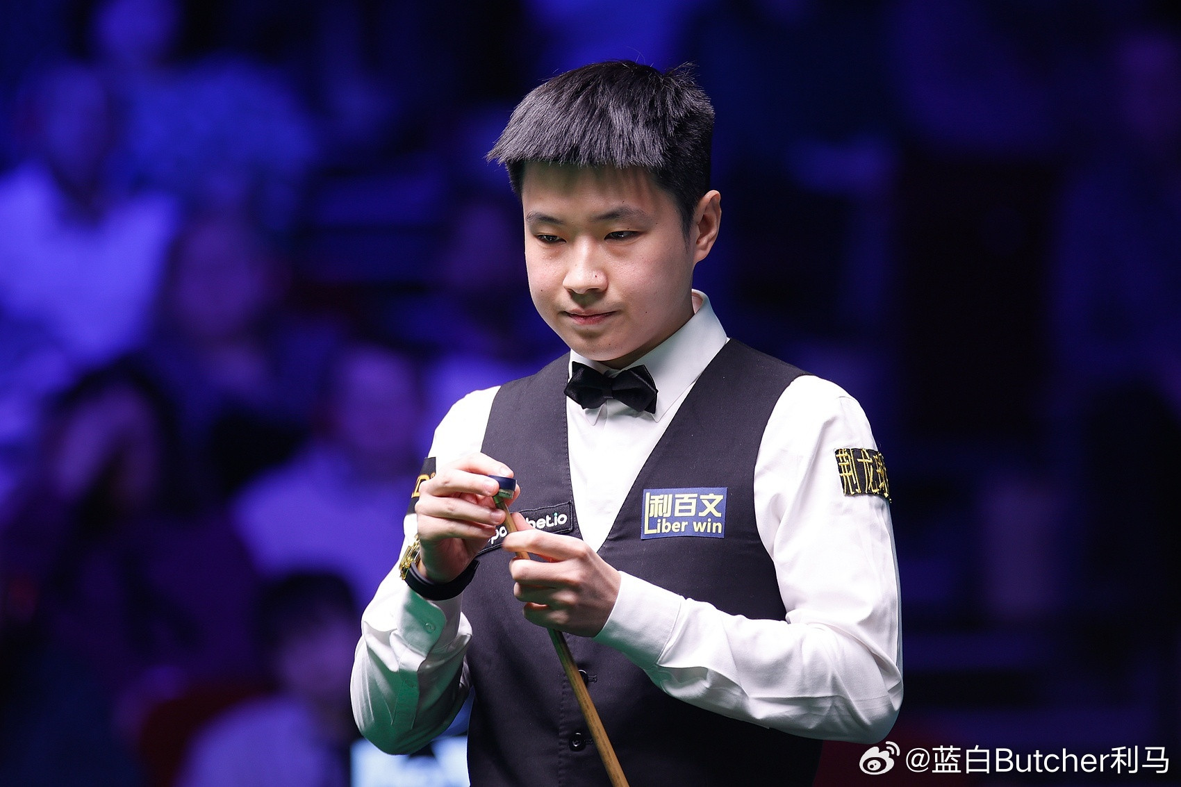 闪电八连鞭！赵心童半决赛1阶段8-0希金斯，第2阶段凌晨2点开始04月04日讯