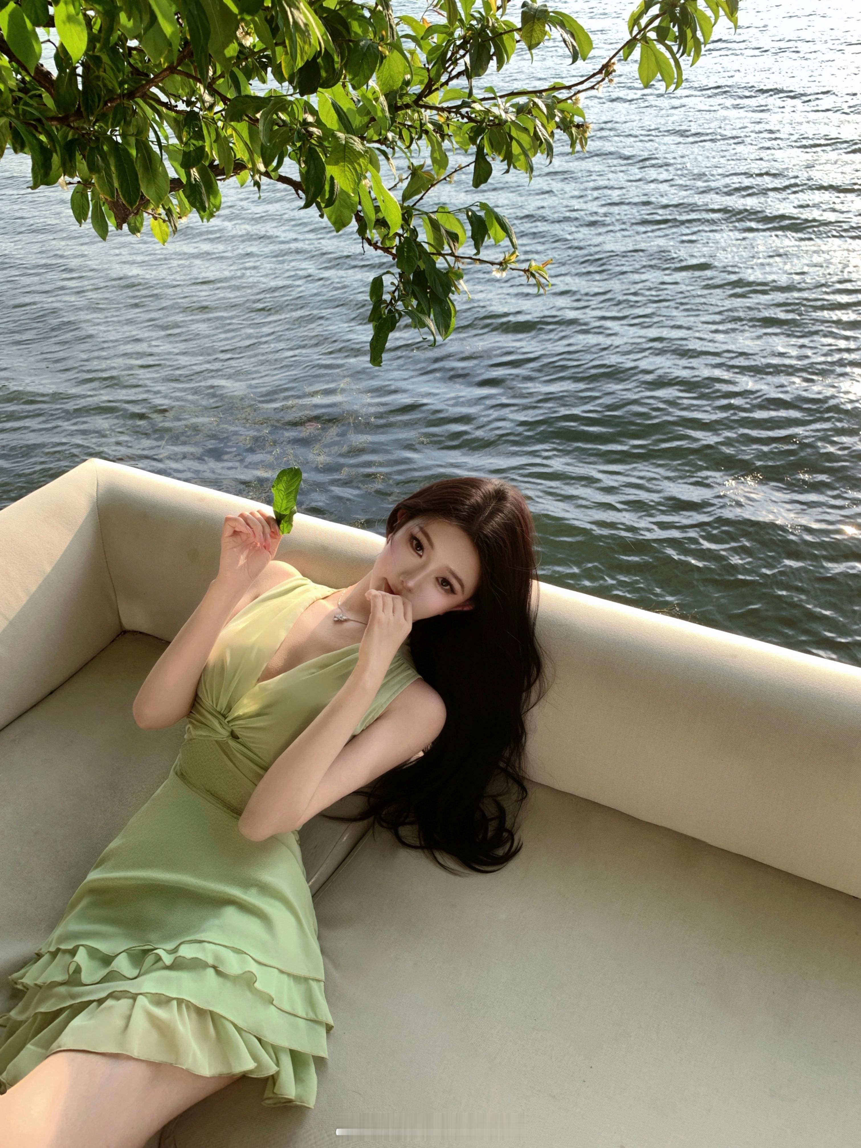 比冰美式更提神的是…🍃我的度假美裙哈哈哈哈小蒲去清迈的同款拍摄之前的预告你们