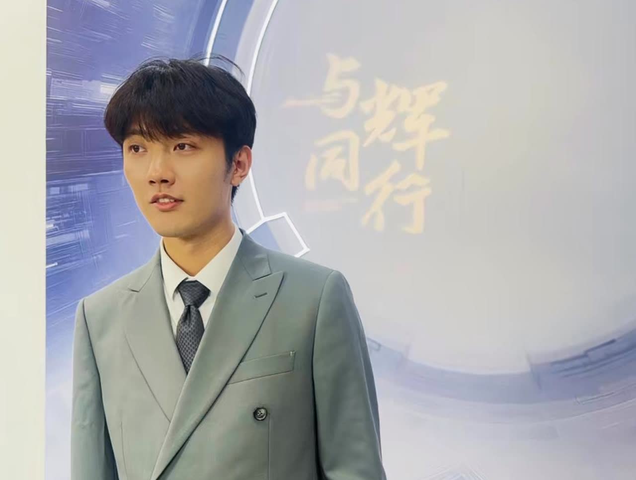 鹏鹏回复大家了？最近与辉同行的鹏鹏一直没有直播也没有最新消息好多