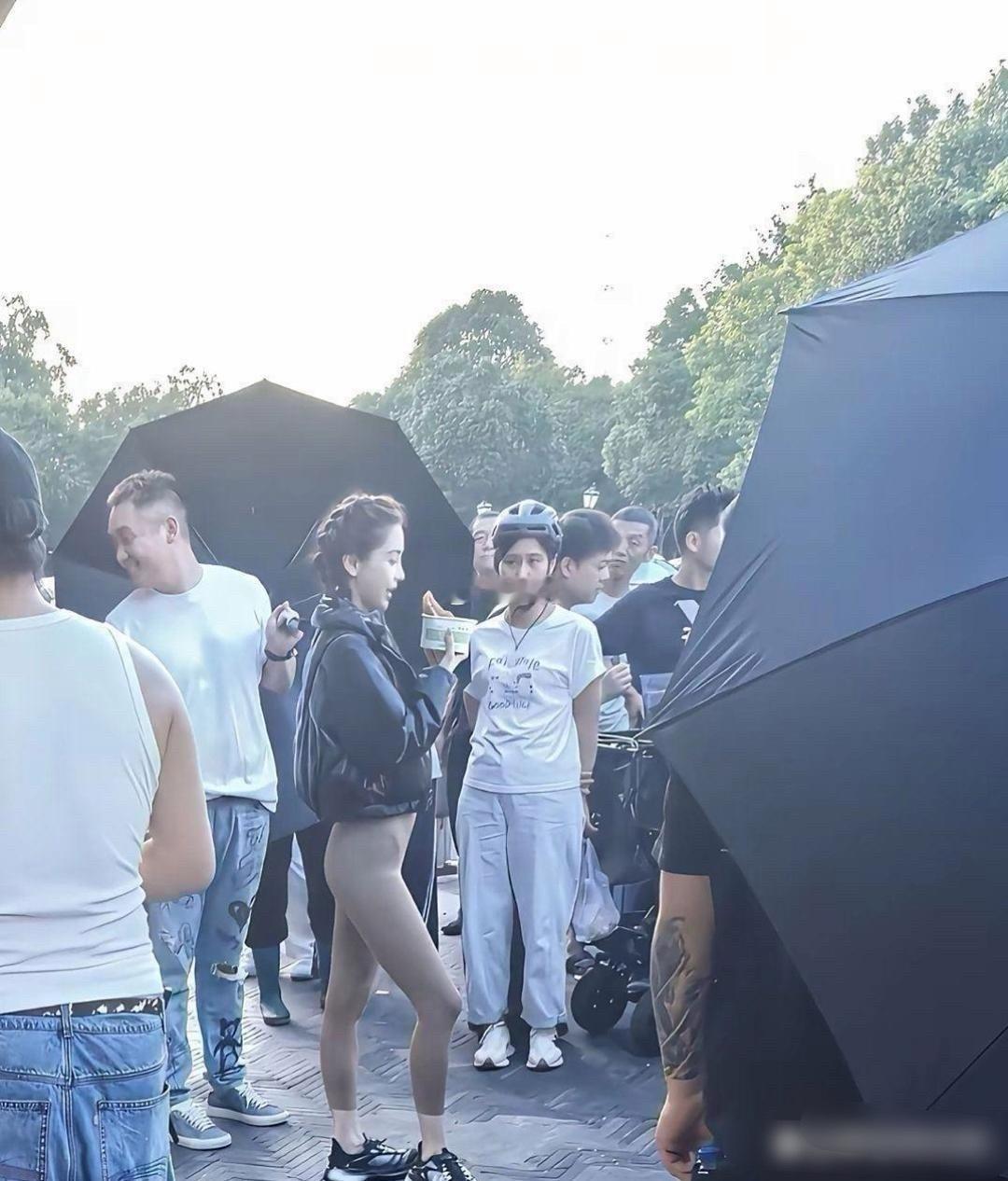 我去…baby线下跟线上也不一样啊​​​