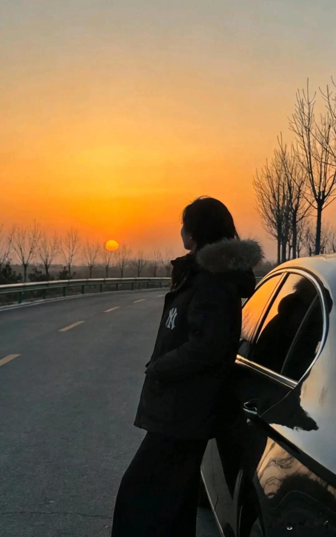 花如解语还多事，石不能言最可人。