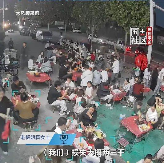 格局这东西，关键时候是藏也藏不住的。山东菏泽这家串串店老板，真的让我见识到了