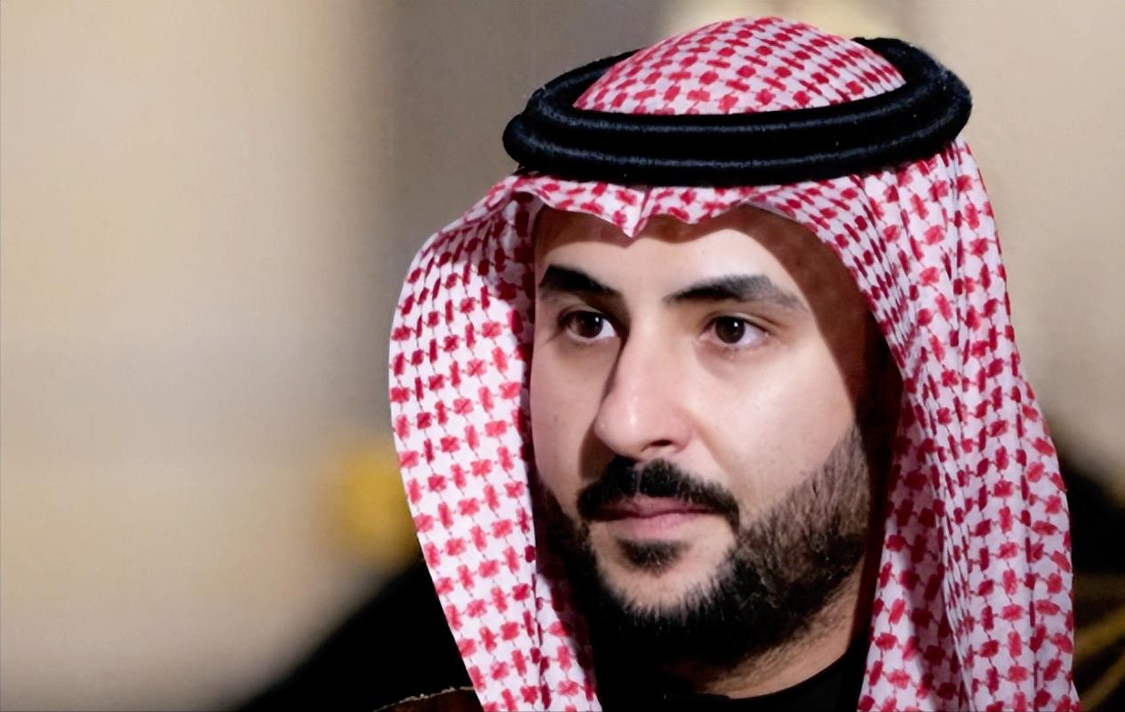 美伊这俩又掐到临界点了！美军航母都开到波斯湾门口压阵，眼看就要打起来，结果沙特突