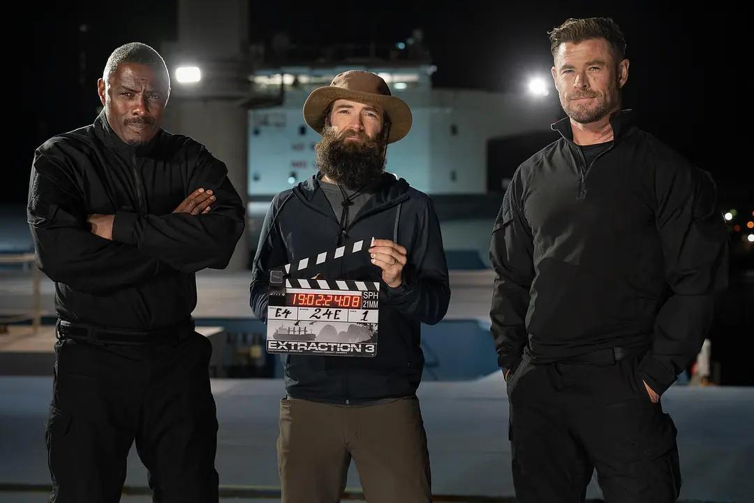 Netflix热门动作系列续作《惊天营救3》迎来新面孔，曾经的007皮尔斯·布鲁