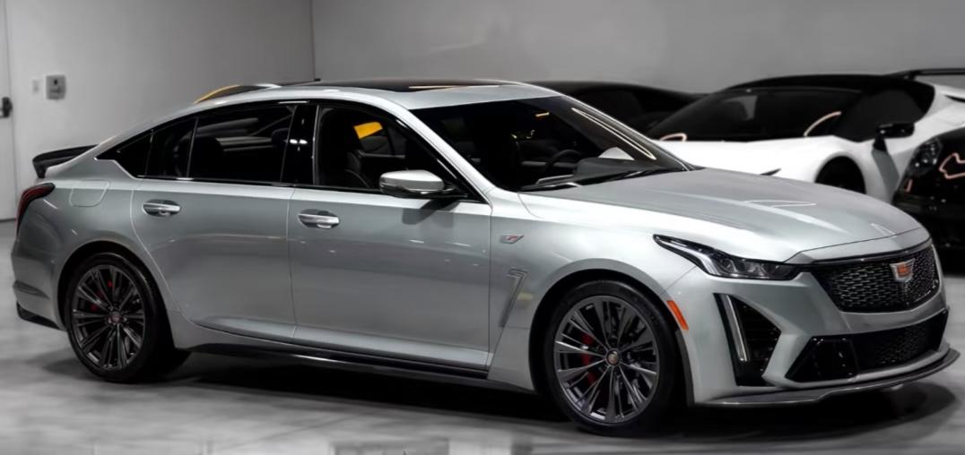 发动机“热身”多久合适?通常在1-3分钟,机油回流至油底壳,启动后需时间重新