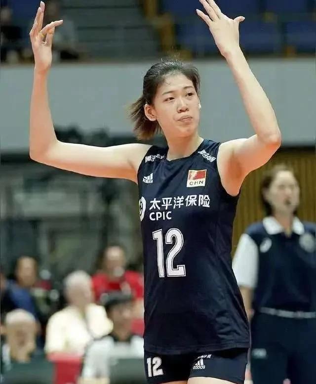 当前中国女排该如何提升上下限？先说下限，突破点在副攻。首选，副攻