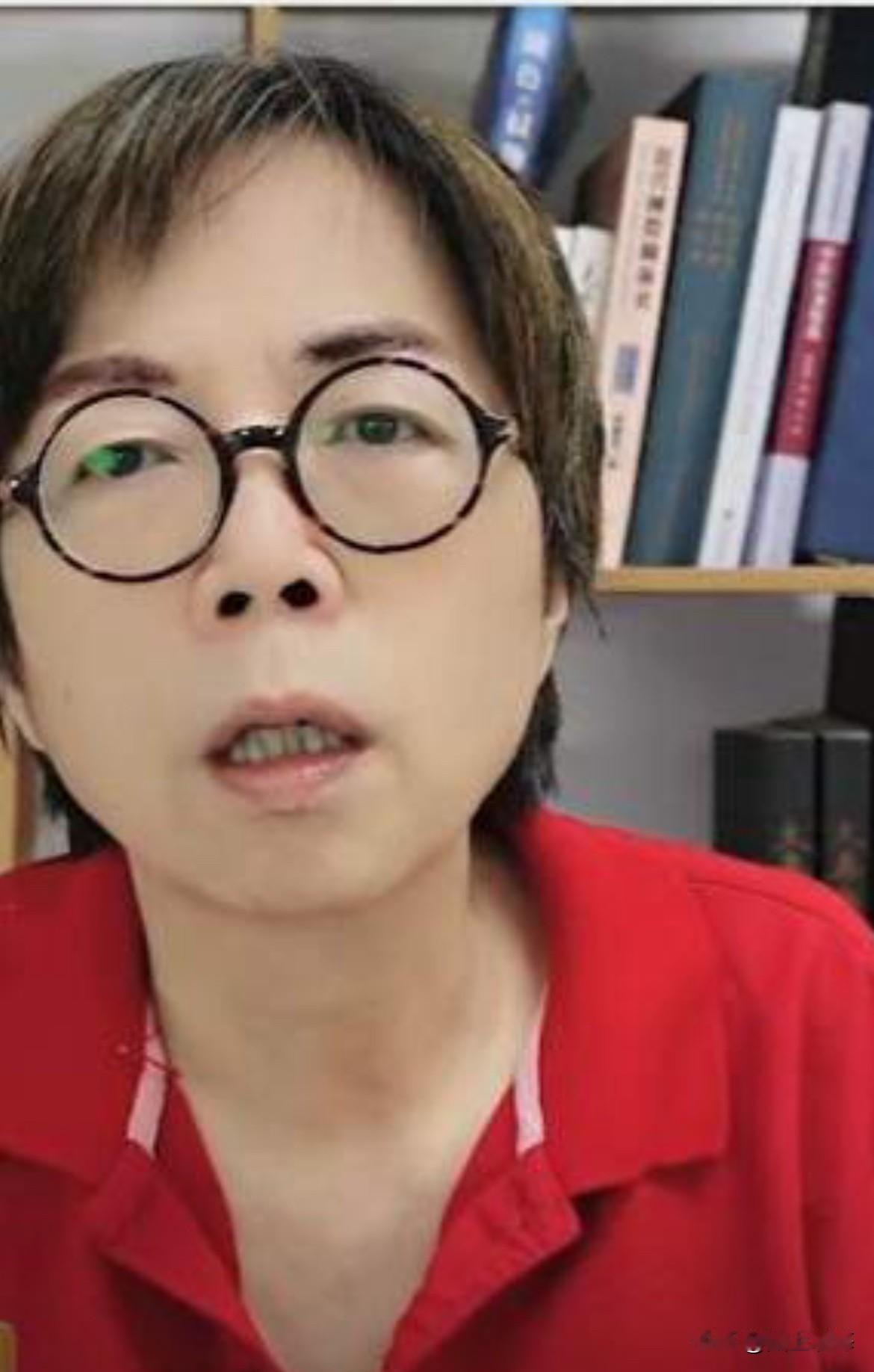 黄智贤的变化引发对“统派”的思考知名“统派”人士黄智贤近期的变化在互联网上广