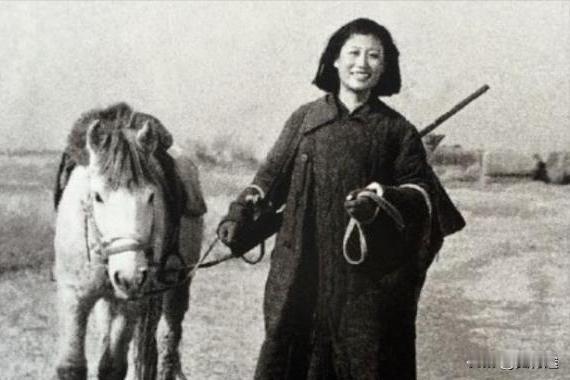 副军长丈夫牺牲后，李又兰改嫁张爱萍，生了三个儿子都是牛人提到李又兰，常有人感