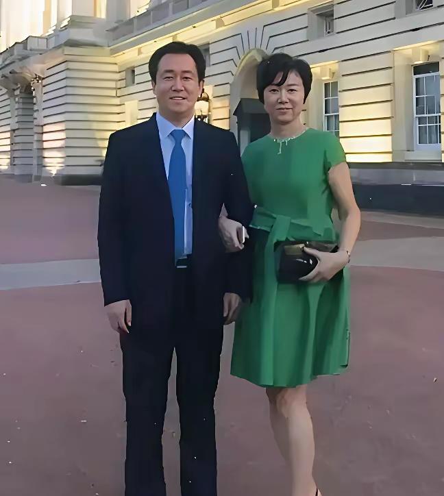 许家印判了，恒大的戏散了！恒大员工：老板的“演技”我给满分，可惜剧本没拿对！