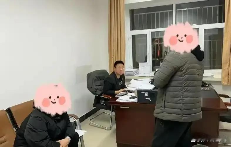 你倾向哪个“小儿子只分200万，告百岁母亲重分遗产！结果二审反转，让...