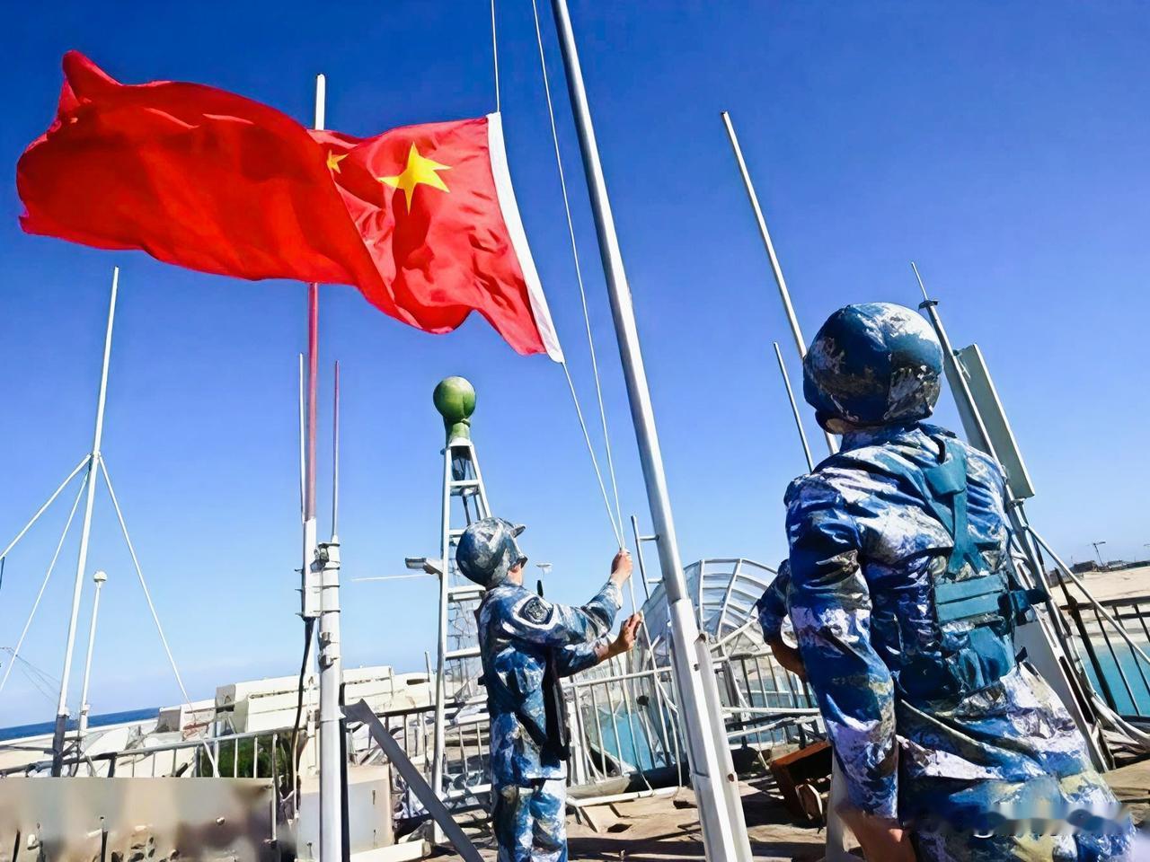 加快填礁造岛建设，驻军屯民才是主权的无声宣示！菲律宾派军舰靠近黄岩岛，无视