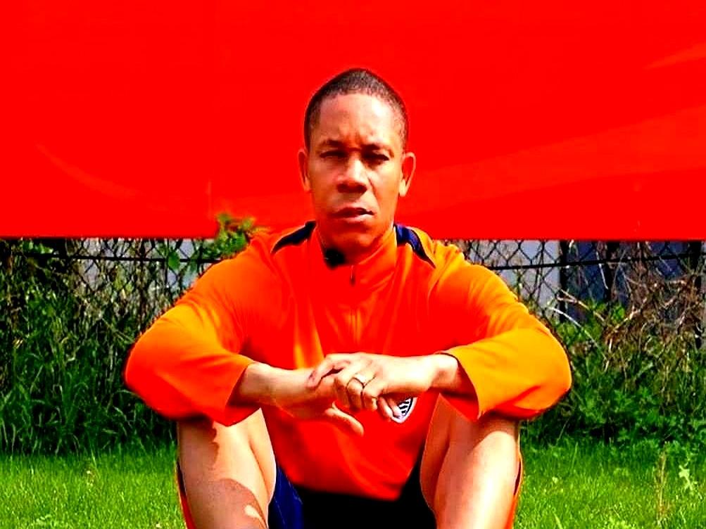 青岛海牛的巴西前锋韦林顿，32岁，本赛季交出了8球5助攻的成绩。如今中超