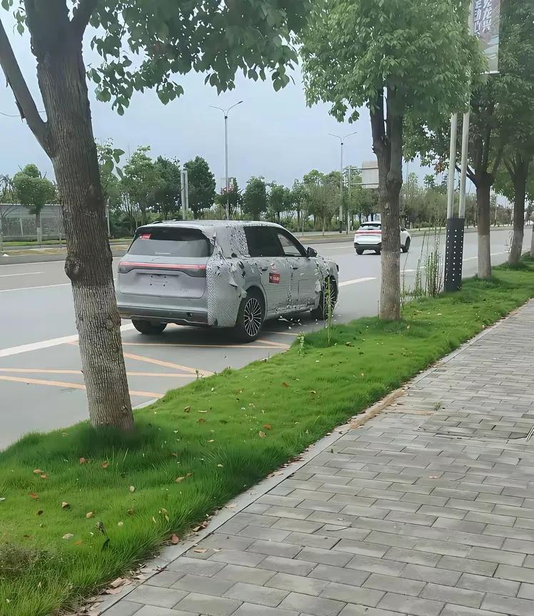 赛力斯融了50亿，在改款M7上市之前。新M7会不会成为爆款？成为AITO家族