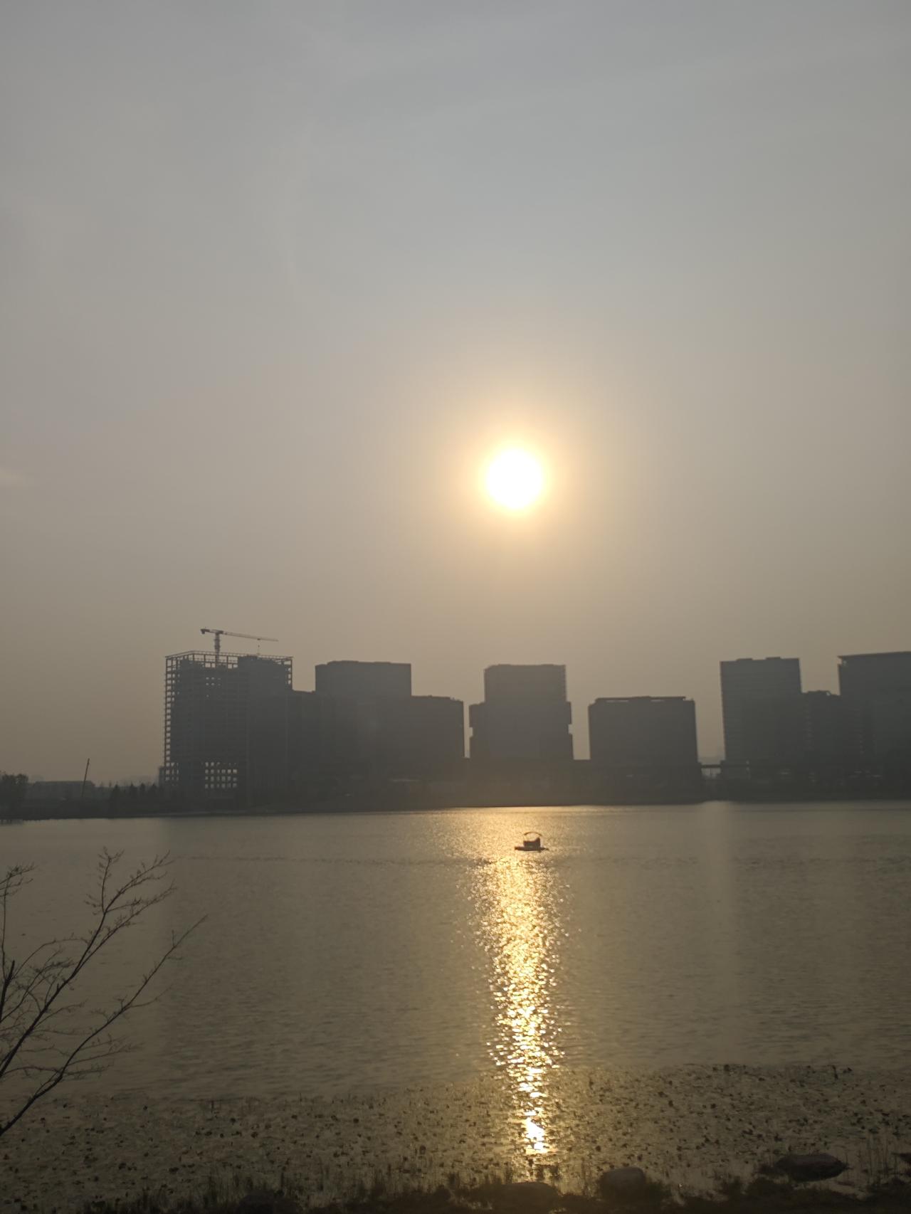 最近，我发现了一个颇为残酷的现实：你过得太好，亲戚，尤其是最亲的亲人，会心里不痛