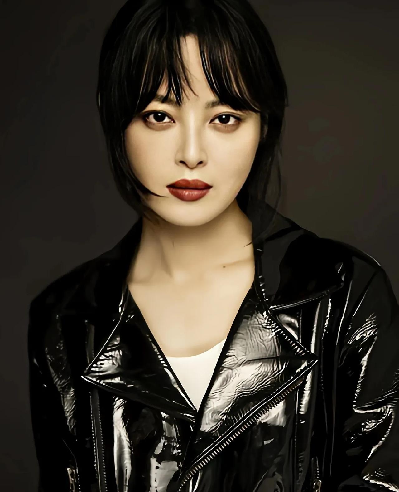 辛芷蕾斩获国际影后，我不意外，但她面对外媒用英语采访，她没听懂时的反应太绝了