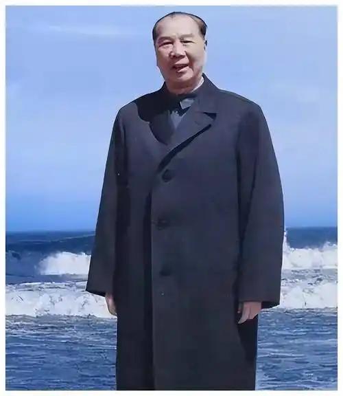 1997年，83岁的杨成武上将，拍着桌子说出的话，就是这个理：“抗战靠老百姓，现