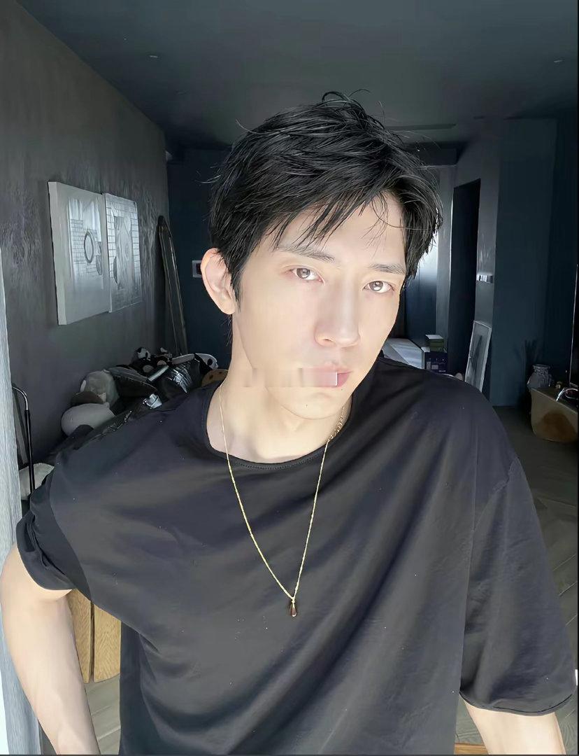 看到井柏然的新剧，最吸引我的不是他年薪2000万，也不是他和女主第一晚的暧昧拉扯