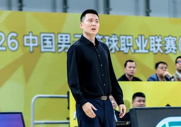 卢伟终于不装了，开始说出心里话了！上海队3比0大比分领先，关键还是双外援缺席的