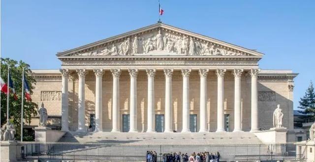 法国退出北约，动议已提交给法国议会！法国国民议会（议会下院）副议长、来自左翼政党