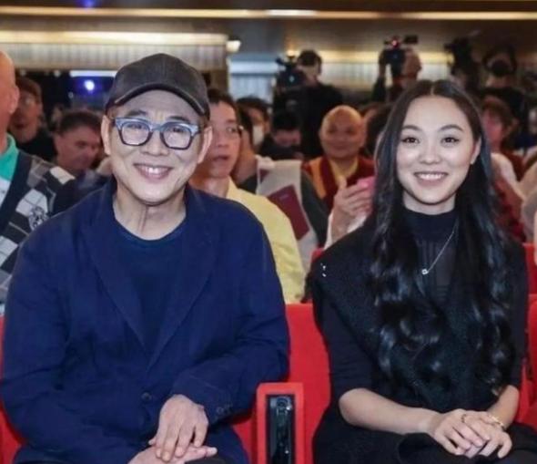 30万的车当嫁妆，网友嫌寒酸，可李连杰真正想给的是“别再来打扰”李连杰和黄秋
