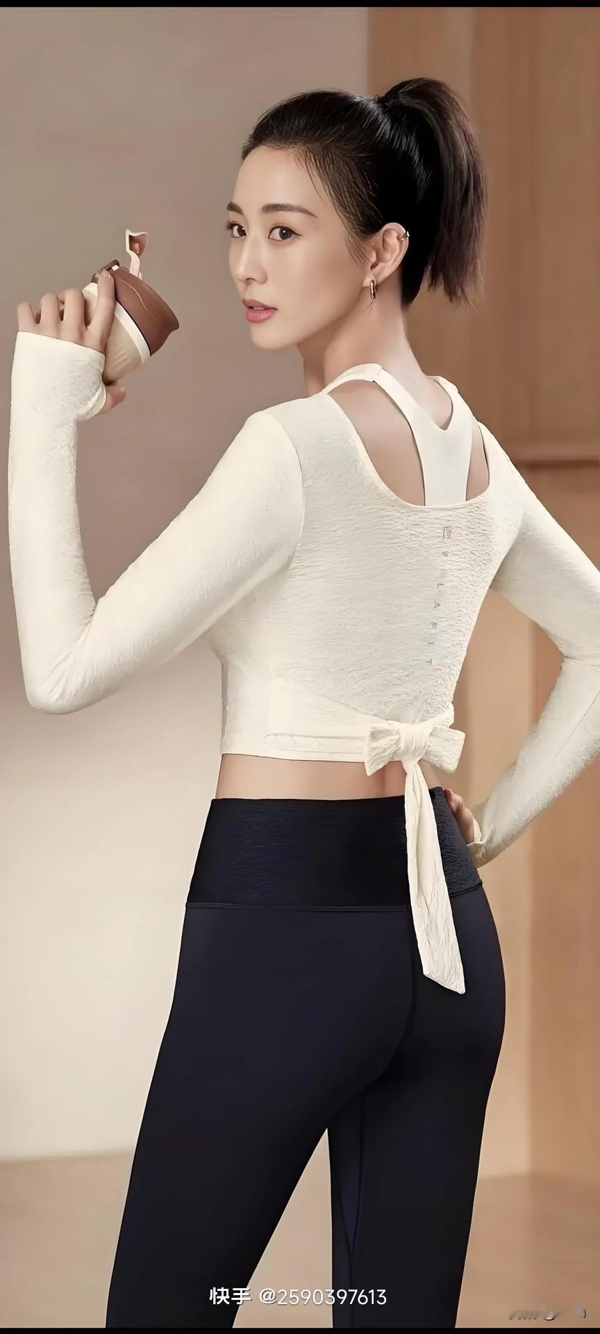 健身女孩，活力满满！💪🏋️‍♀️