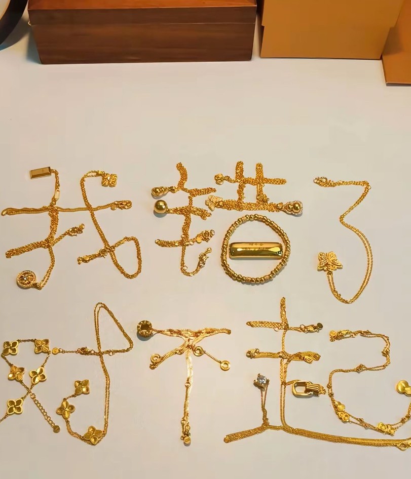 这种道歉方式比嘴巴说一万句还管用，我想没有女人不会接受吧～