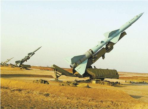 刚刚，美伊谈判桌上暗流涌动！今天凌晨，伊朗外长阿拉格齐抵达阿曼，几小时后，特