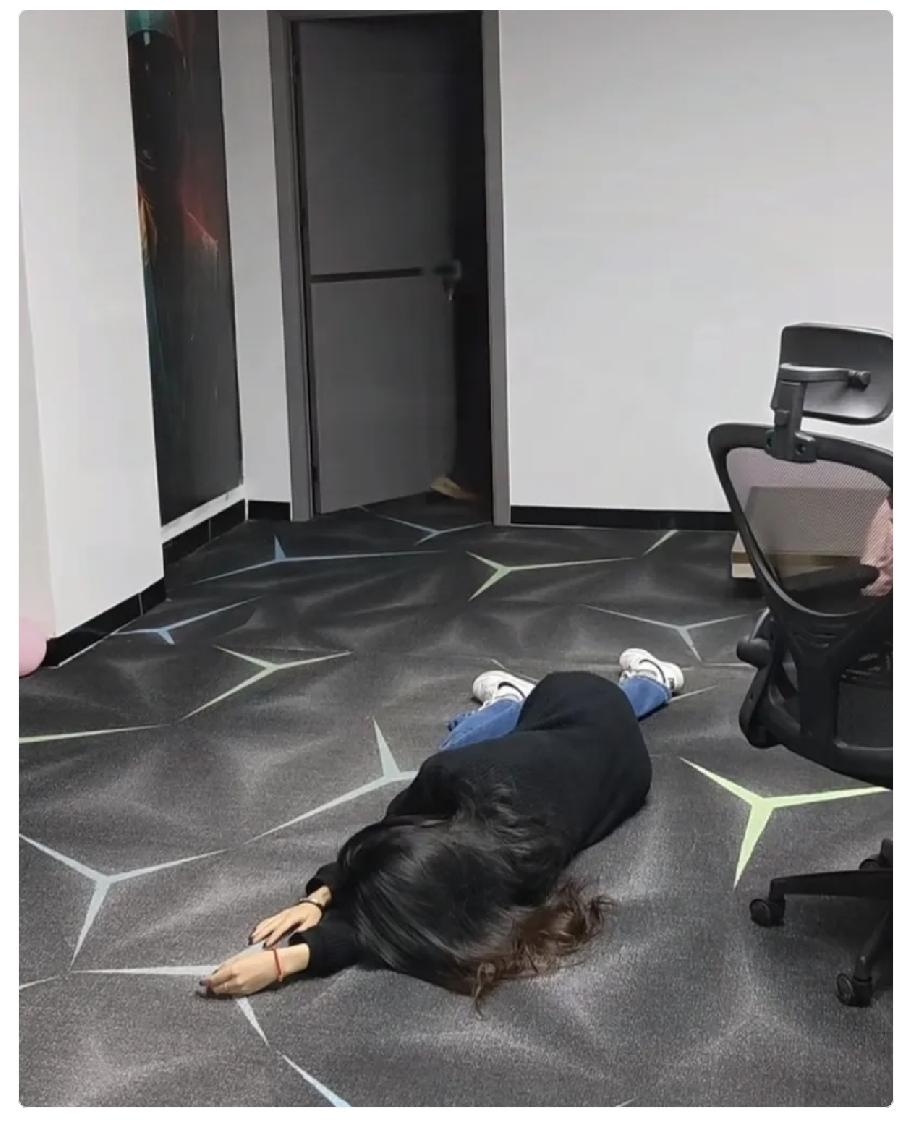 奉劝大家一句，这事儿开不了玩笑，每天中午和晚上千万不要为了减肥就不吃碳水。