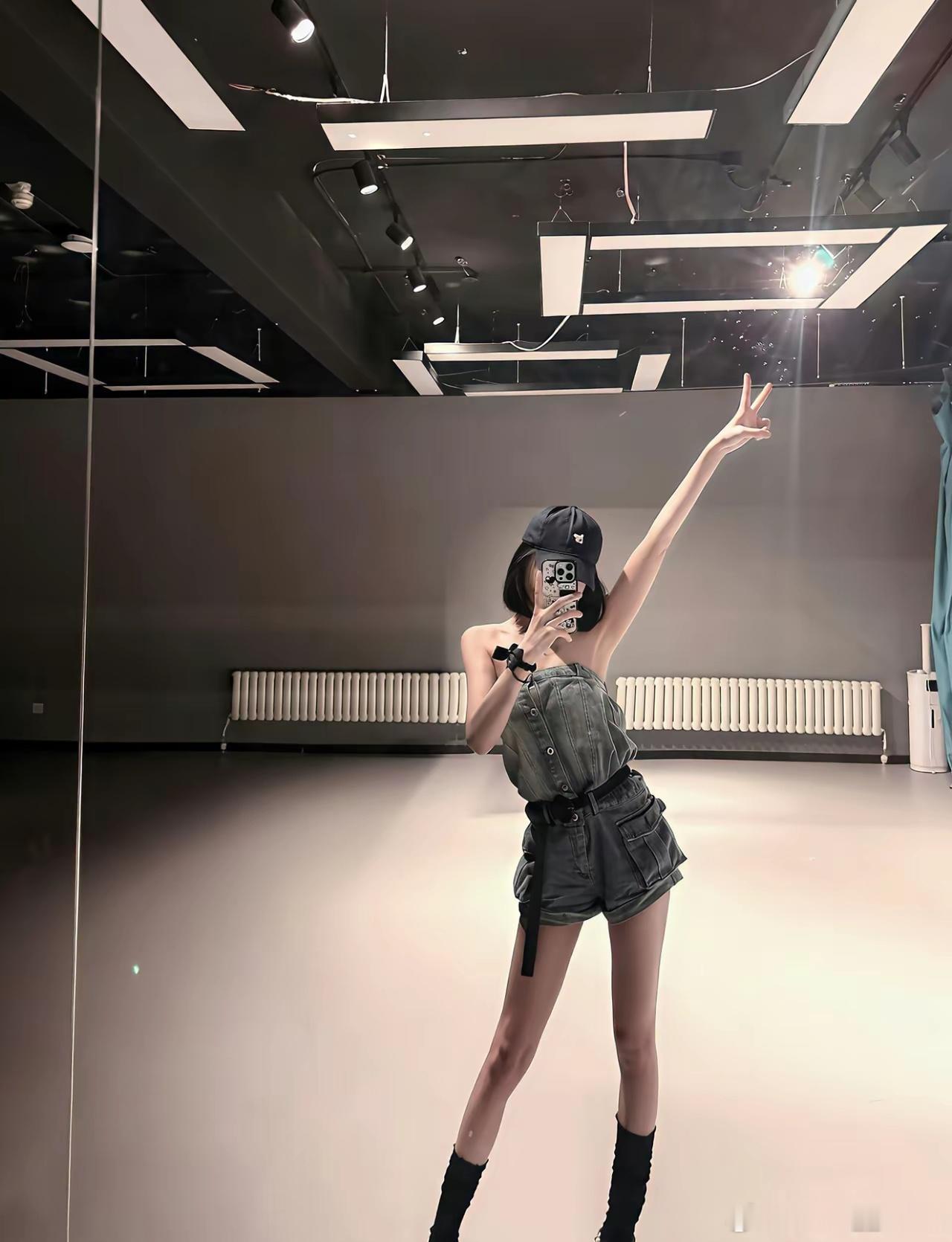 原来司晓迪长这样。。。