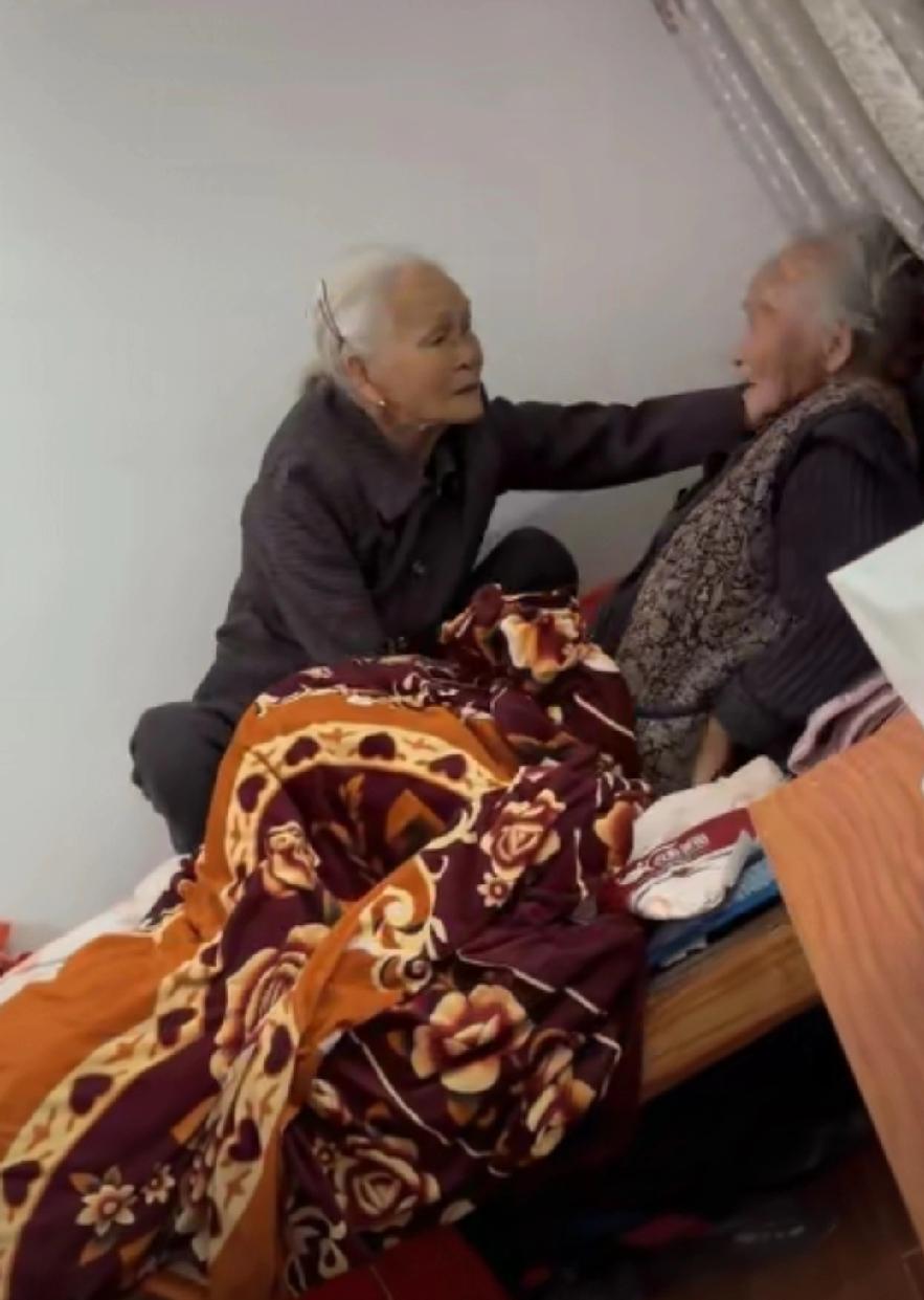 想到上人民日报了！”广东湛江，91岁女儿头天晚上听说113岁的妈妈身体不舒服，次