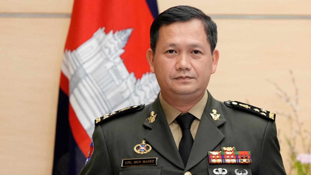 如果没有中国的支持，柬埔寨或将面临严重的主权安全挑战。洪马奈认为运河和高铁等大型