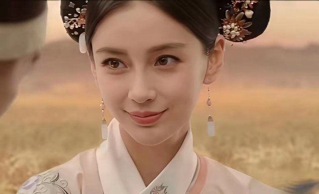 杨颖VS刘亦菲VS白鹿清宫旗头妆造谁更胜一筹？如果她们在同一个后宫你会给她们什么