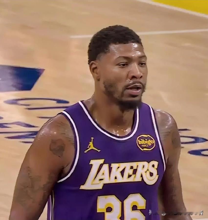 目前来看的话！！湖人休赛期这4笔签约引援真的是赚麻了！！！艾顿：场均31.5分