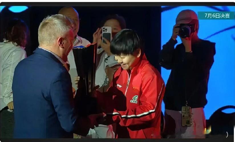 谁能想到，一场七局苦战直接刷新乒坛全新历史，孙颖莎稳稳拿下独一份的WTT全满贯荣