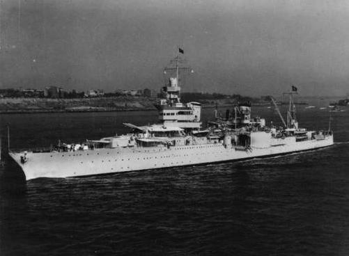 为什么军舰沉没时舰长大部分都会选择殉舰？因为就算活下来，下场也是各种调查，甚至还