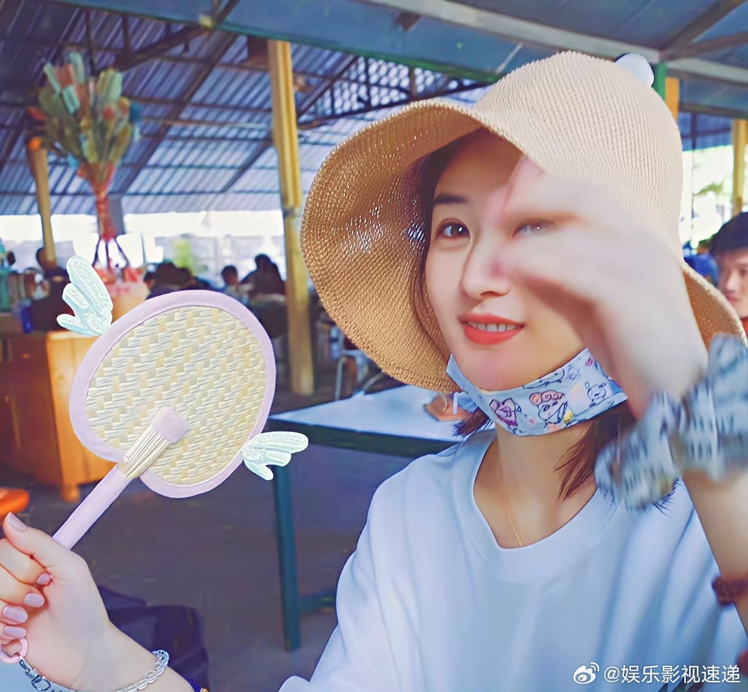 别信什么演员沉淀，赵丽颖这半年憋了个王炸。她直接拿下了央视2025开年大戏《九重