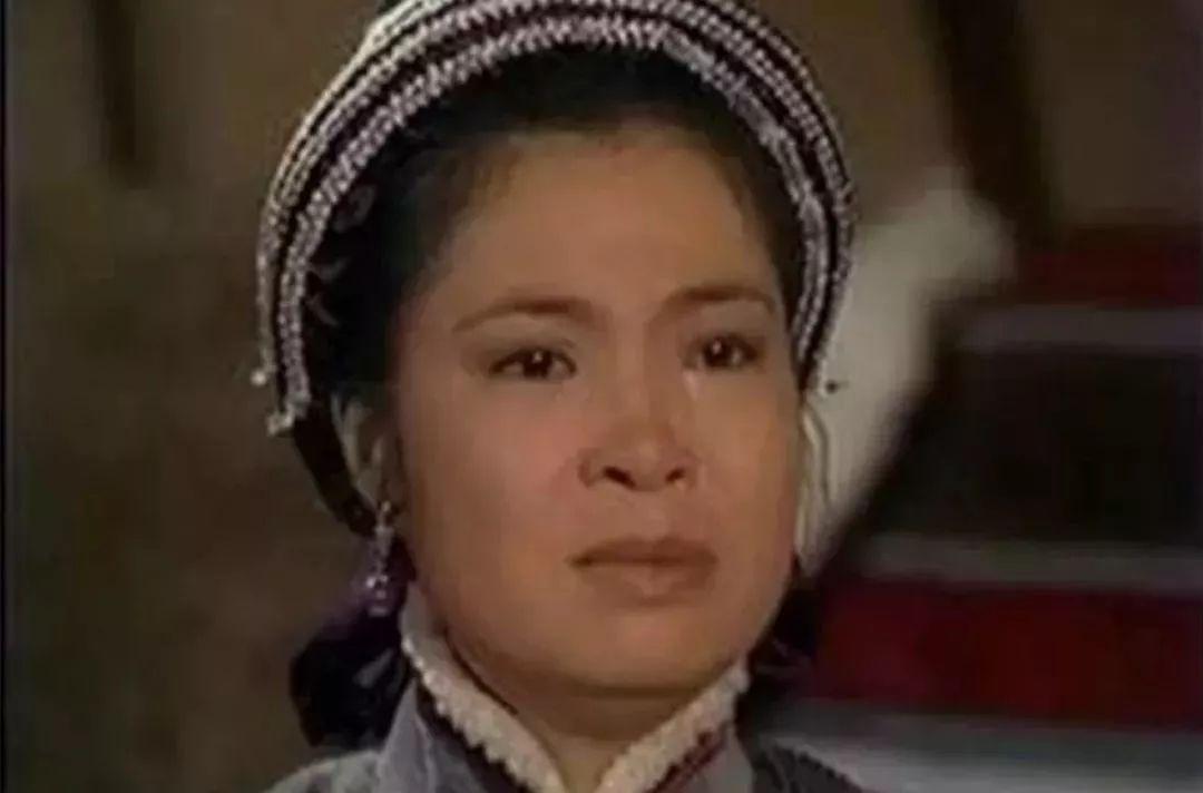 老实说，小时候我看这部《射雕英雄传》，我真觉得里面的女演员没一个好看的！黄造时
