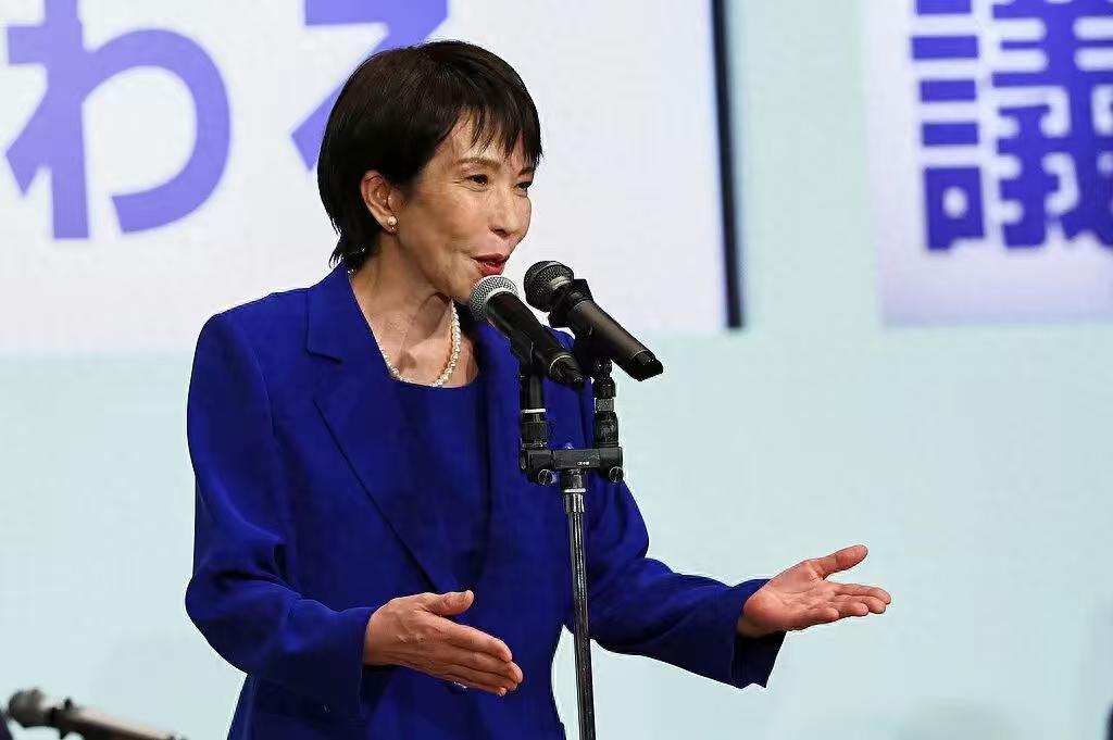 建议专家不要再预测国际局势了，就说日本这事，早几天，专家们说高市早苗没希望，小泉