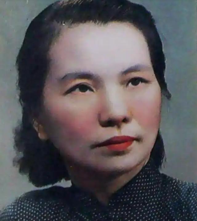 1950年，朱枫被捕，为守住秘密，她将2两重的金子取下，分多次进肚子，吞金后，她